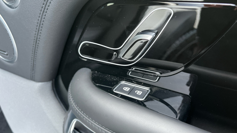 Land Rover Range Rover 3.0 D300 Westminster Black 4dr Auto Diesel Estate